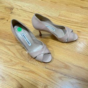 Manolo Blahnik High Heeled Pumps in Beige SZ 5.5